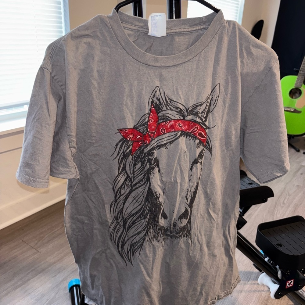 Port and Company Gray Tee with Horse Graphic Size Medium